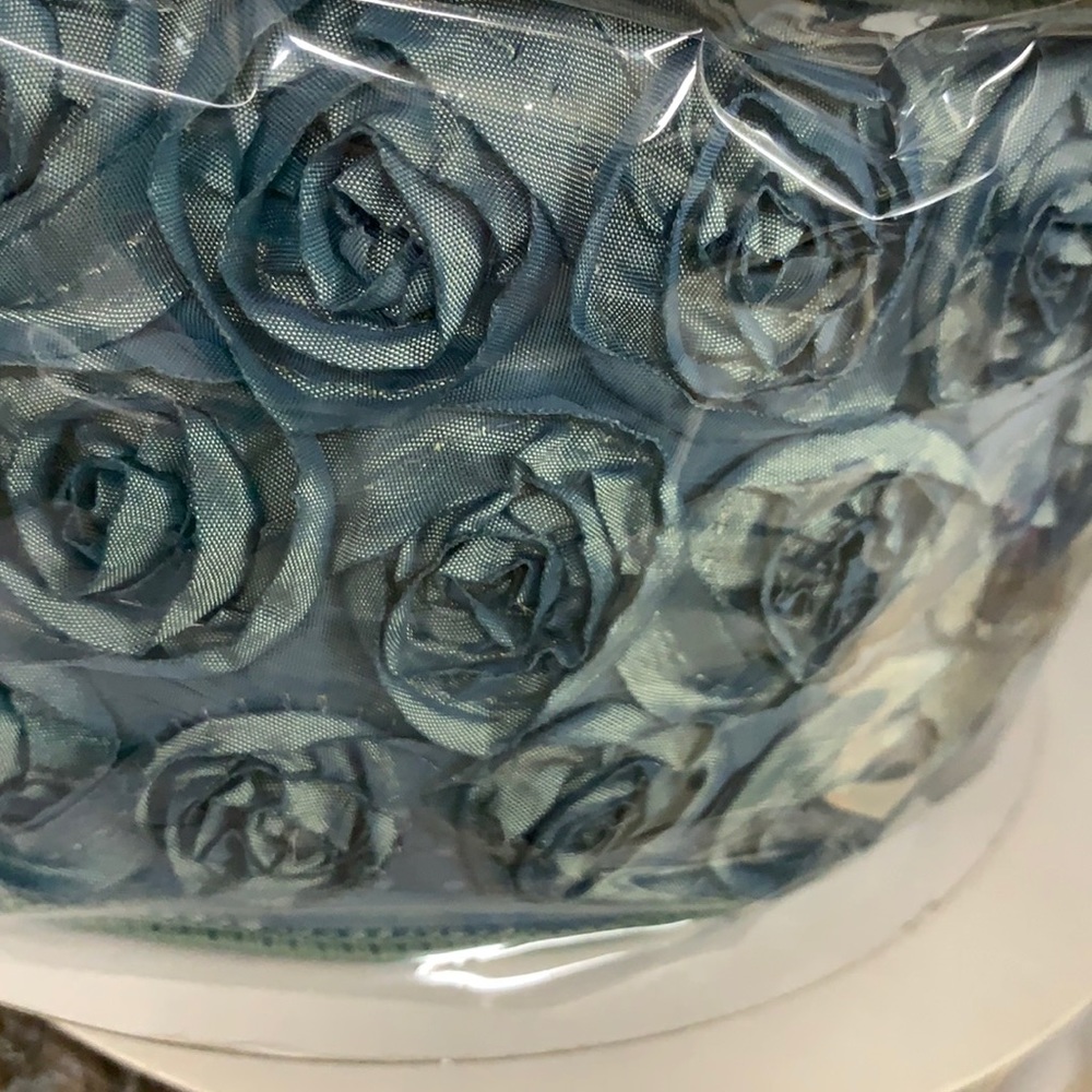 Wired rosette ribbon